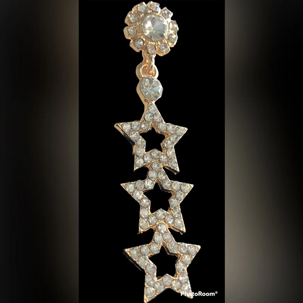 🆕 Crystal Collection Star Earrings - Picture 2 of 3